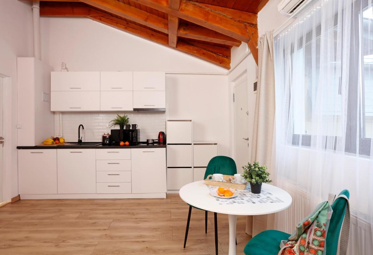 One Love Central Cottage Бухарест Экстерьер фото